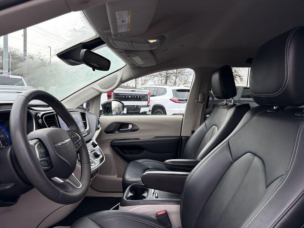 used 2024 Chrysler Pacifica car, priced at $24,499