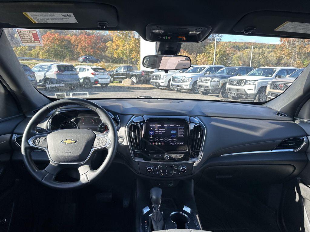 used 2023 Chevrolet Traverse car, priced at $27,699