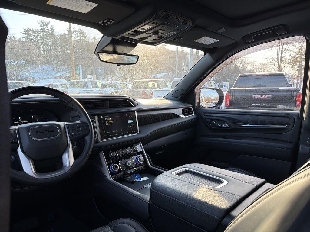used 2024 GMC Yukon XL car, priced at $78,999