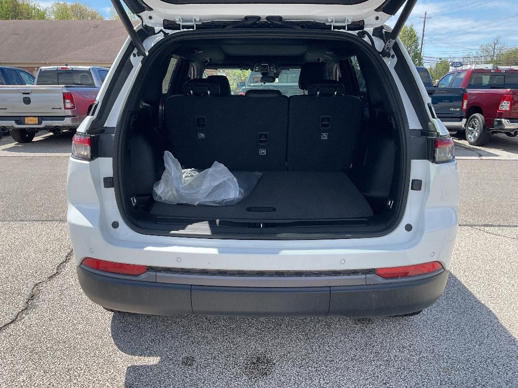 new 2026 Jeep Grand Cherokee car, priced at $46,158