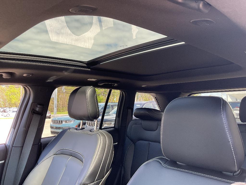 new 2026 Jeep Grand Cherokee car, priced at $46,158