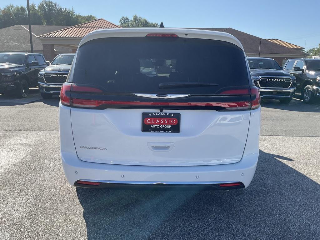 new 2026 Chrysler Pacifica car, priced at $43,778