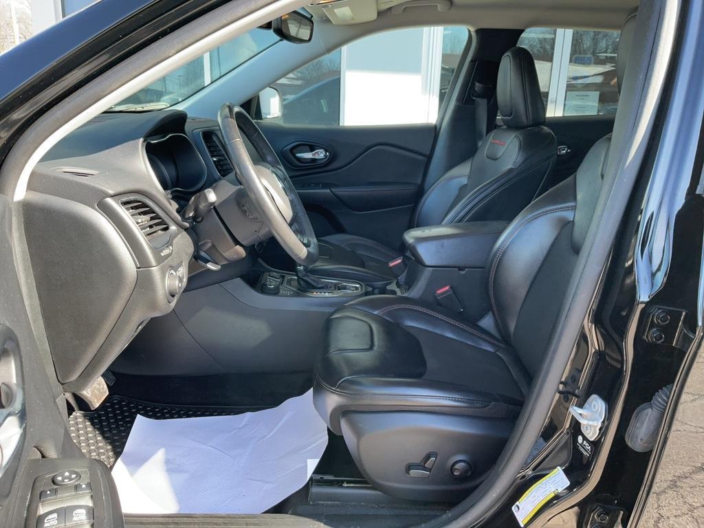 used 2022 Jeep Cherokee car, priced at $27,990