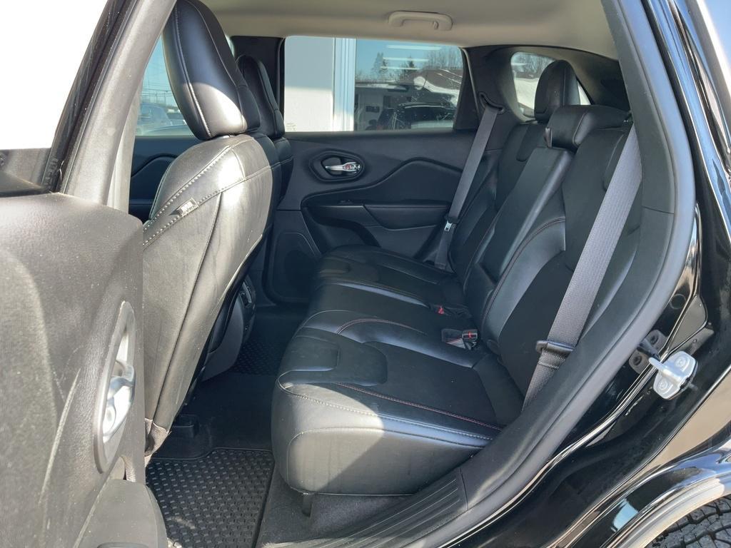 used 2022 Jeep Cherokee car, priced at $27,990