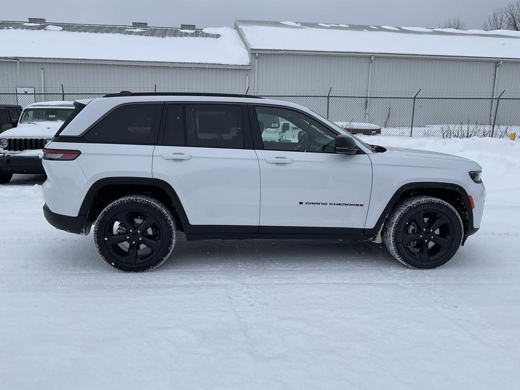 new 2026 Jeep Grand Cherokee car, priced at $50,210