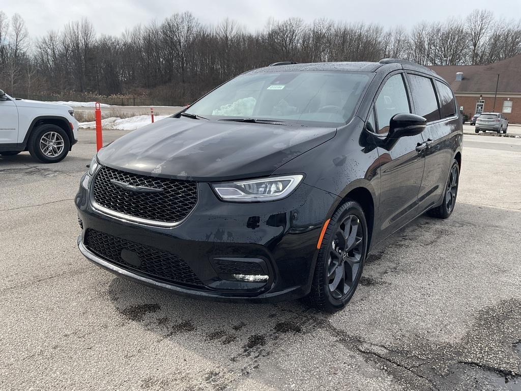 new 2026 Chrysler Pacifica car, priced at $44,910