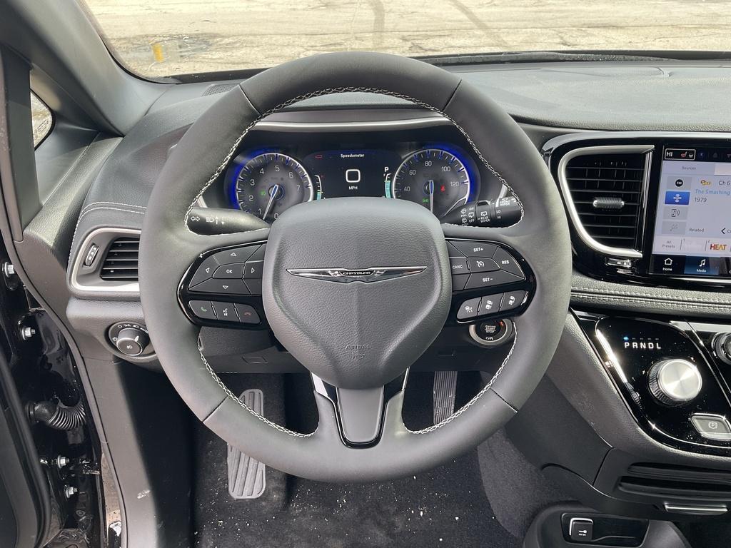 new 2026 Chrysler Pacifica car, priced at $44,910