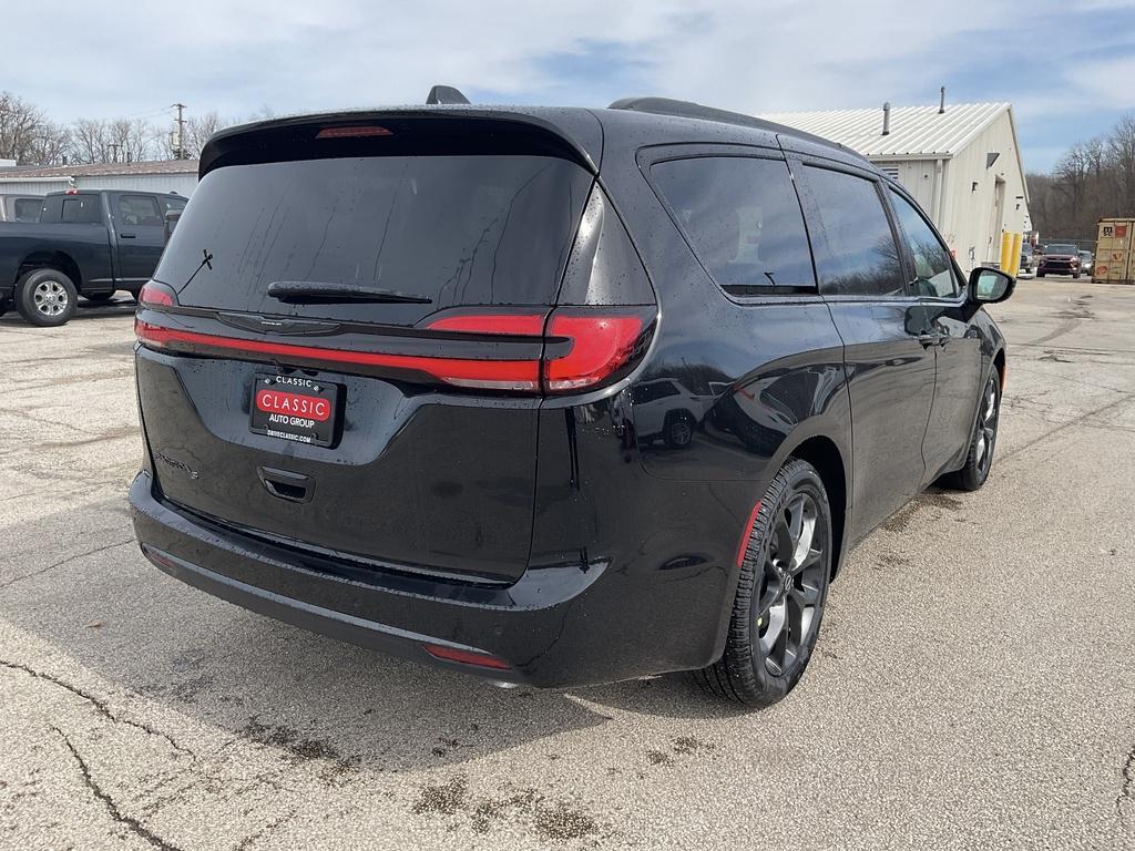 new 2026 Chrysler Pacifica car, priced at $44,910