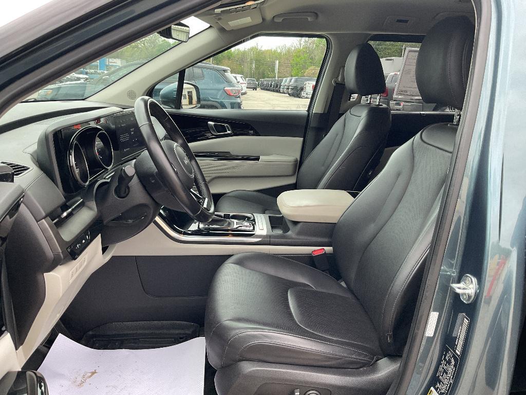 used 2022 Kia Carnival car, priced at $30,438