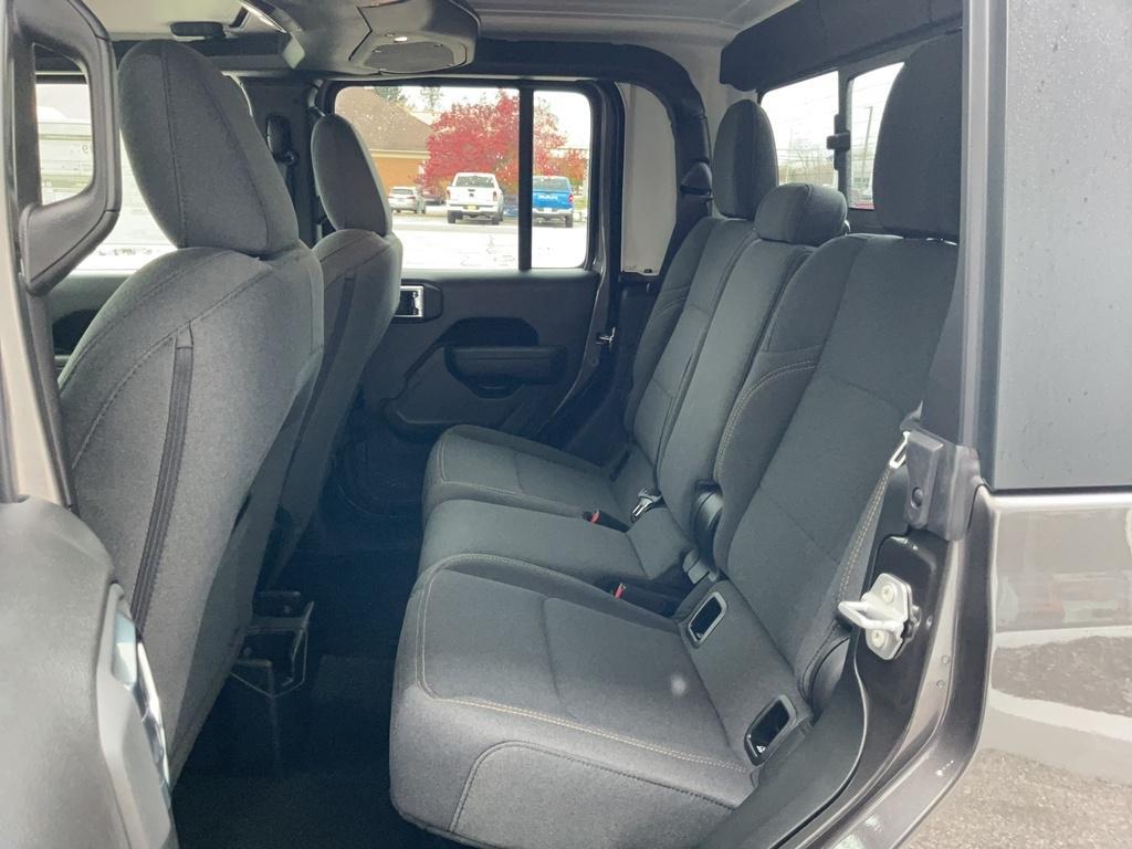 new 2025 Jeep Gladiator car, priced at $50,171