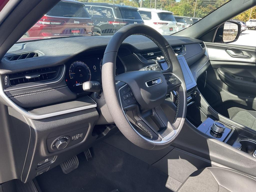 new 2025 Jeep Grand Cherokee L car, priced at $45,898