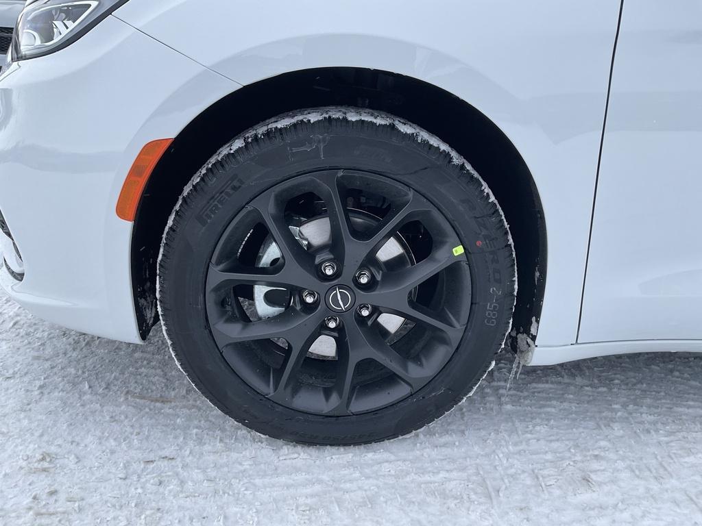 new 2026 Chrysler Pacifica car, priced at $52,945