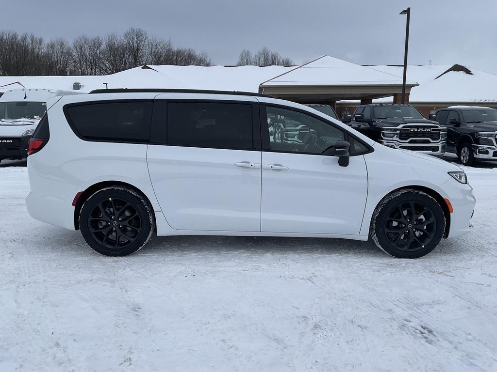 new 2026 Chrysler Pacifica car, priced at $52,945