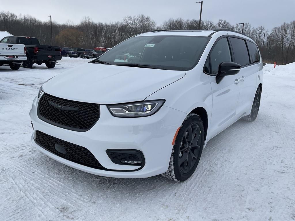 new 2026 Chrysler Pacifica car, priced at $52,945