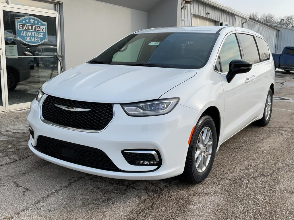 new 2026 Chrysler Pacifica car, priced at $43,165