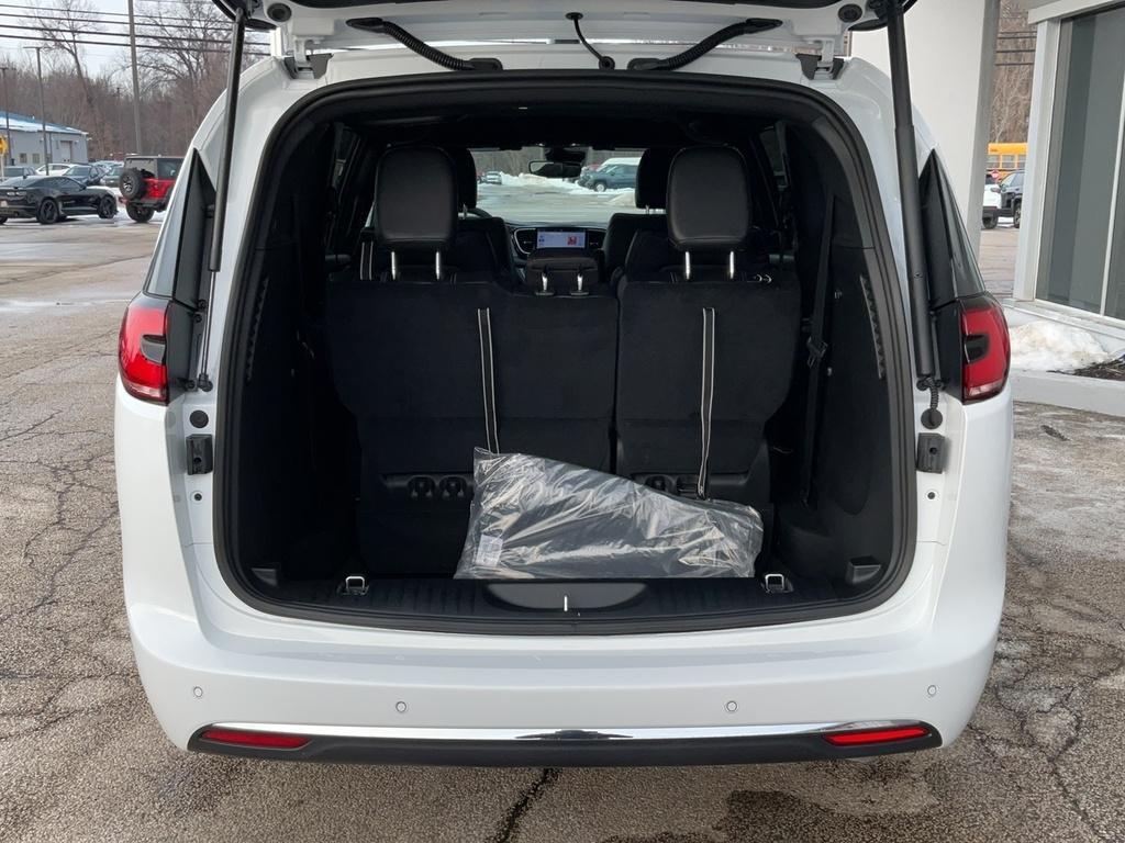 new 2026 Chrysler Pacifica car, priced at $43,165