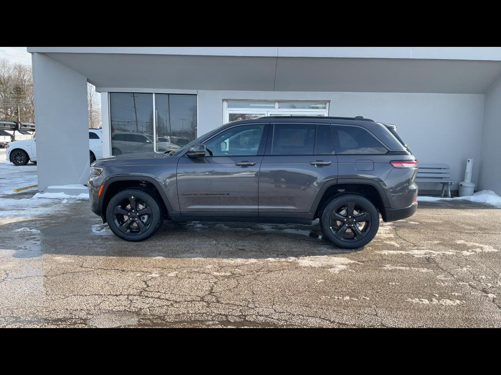 new 2026 Jeep Grand Cherokee car, priced at $45,835