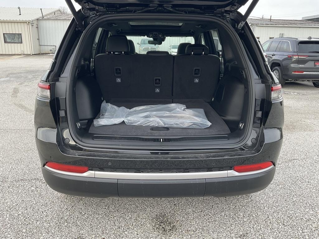 new 2026 Jeep Grand Cherokee car, priced at $49,580