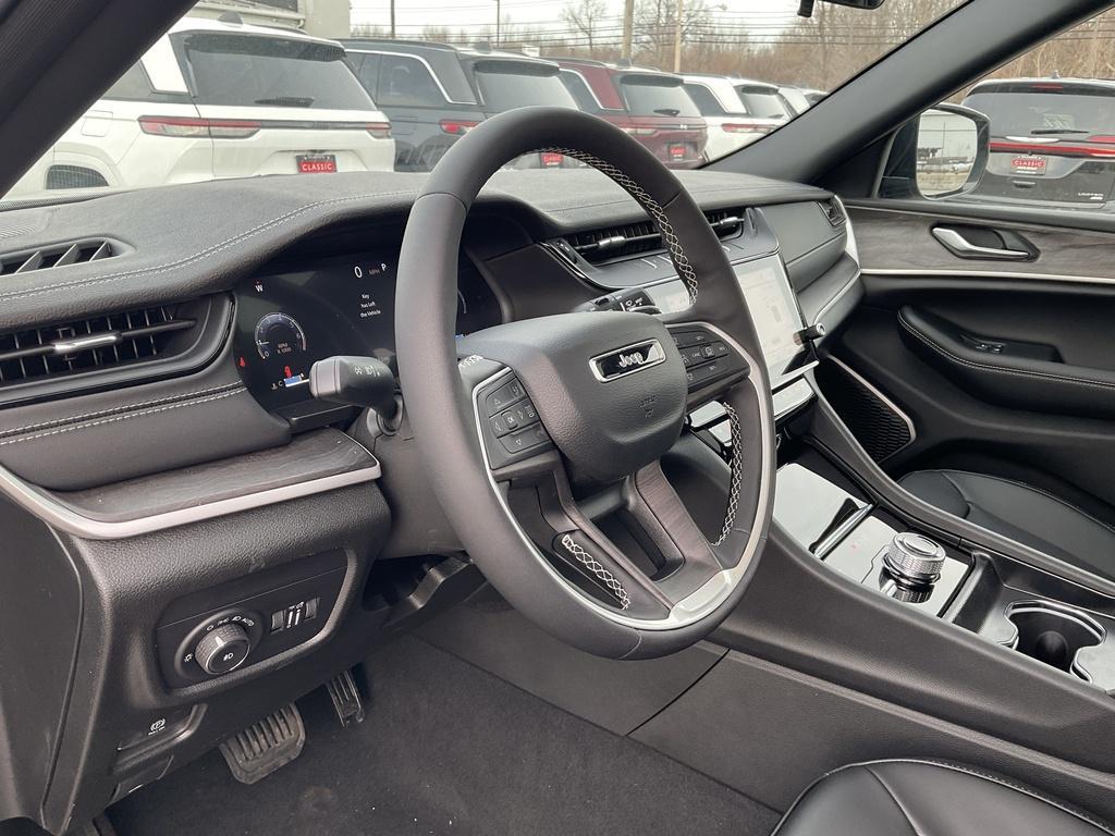 new 2026 Jeep Grand Cherokee car, priced at $49,580
