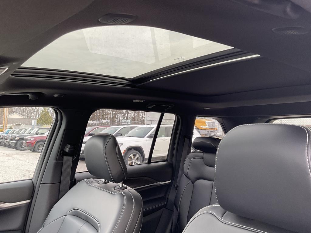 new 2026 Jeep Grand Cherokee car, priced at $49,580