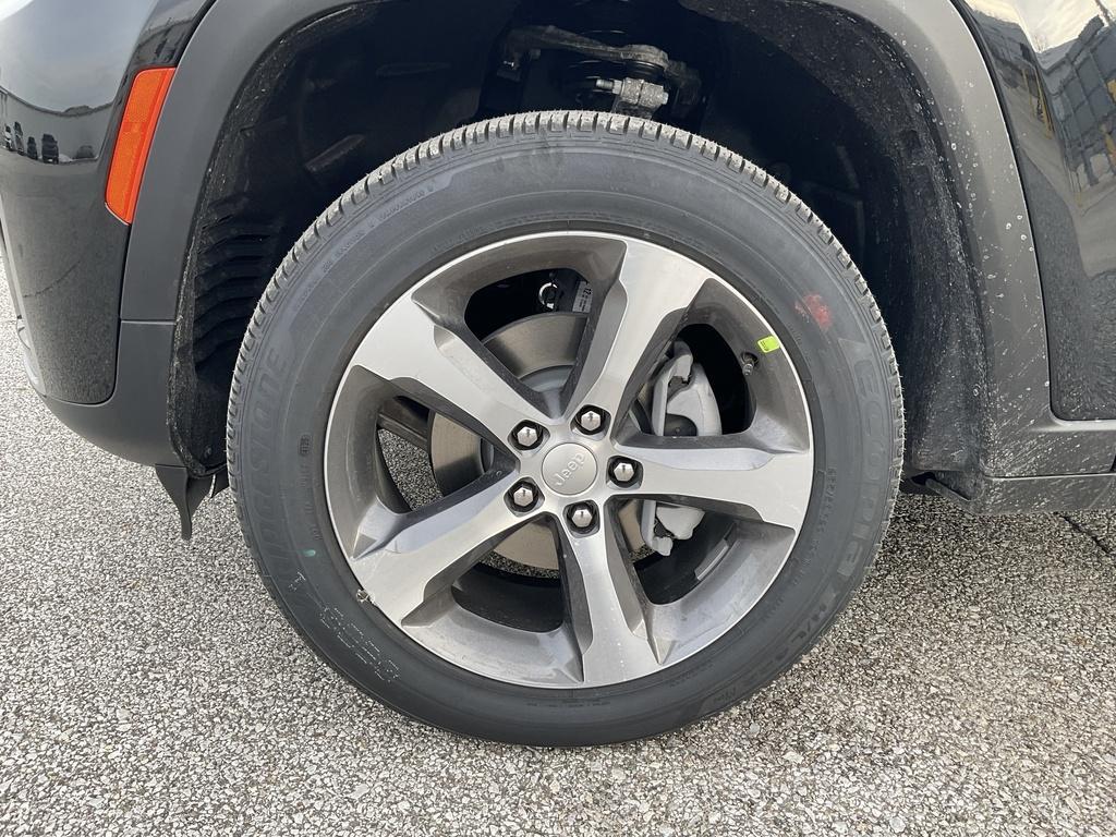 new 2026 Jeep Grand Cherokee car, priced at $49,580