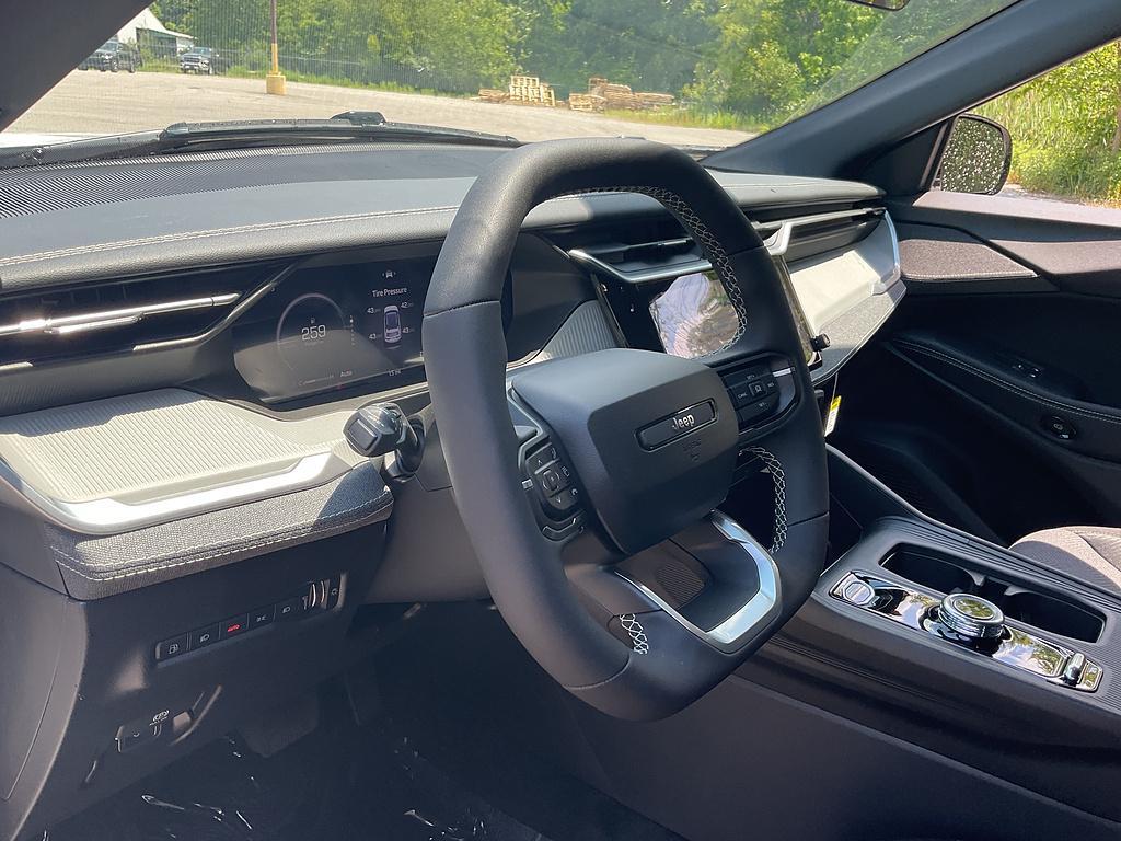 new 2026 Jeep Cherokee car, priced at $38,168