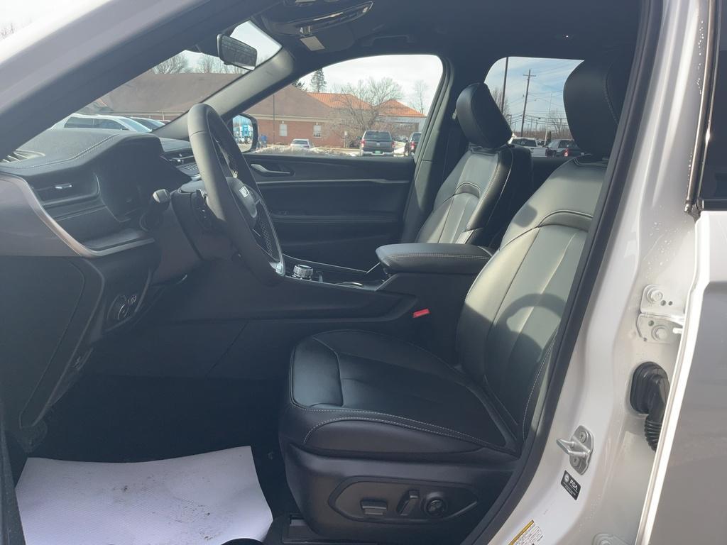 new 2026 Jeep Grand Cherokee L car, priced at $48,975