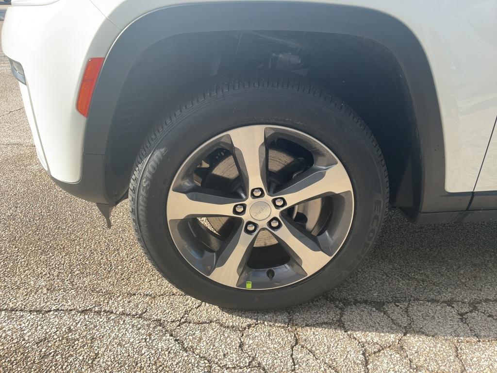 new 2026 Jeep Grand Cherokee L car, priced at $48,975