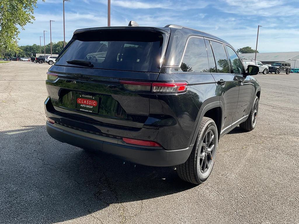 new 2027 Jeep Grand Cherokee car, priced at $47,119