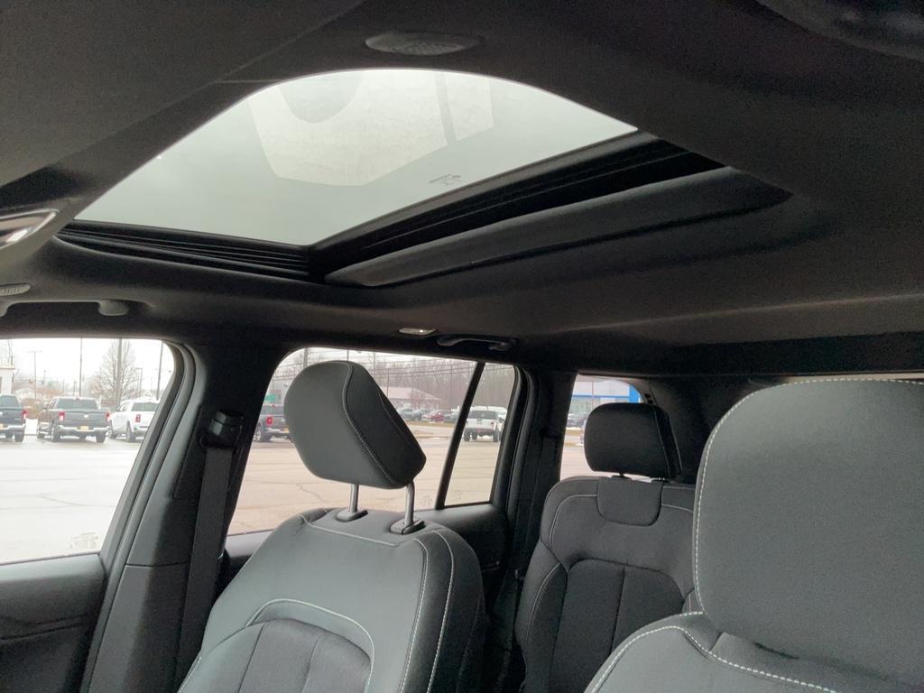 new 2025 Jeep Grand Cherokee car, priced at $41,744