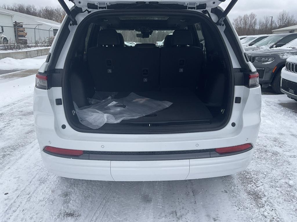 new 2026 Jeep Grand Cherokee car, priced at $52,462