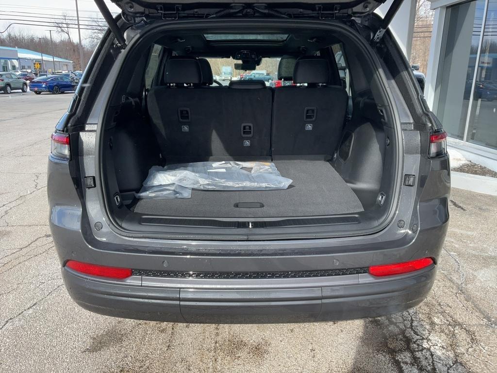 new 2026 Jeep Grand Cherokee car, priced at $53,805