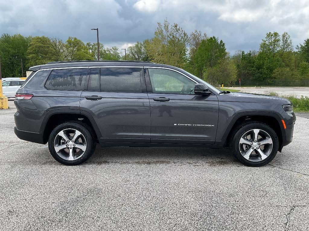 new 2026 Jeep Grand Cherokee L car, priced at $47,083