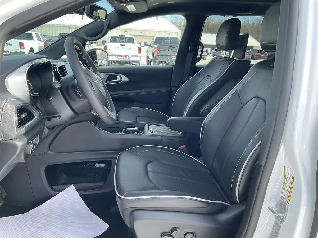 new 2026 Chrysler Pacifica car, priced at $54,495