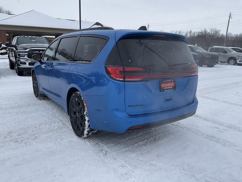 new 2026 Chrysler Pacifica car, priced at $45,405