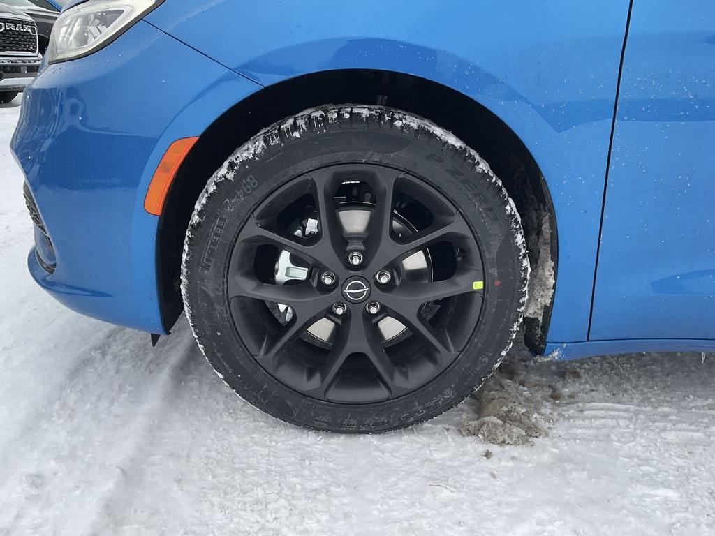 new 2026 Chrysler Pacifica car, priced at $45,405