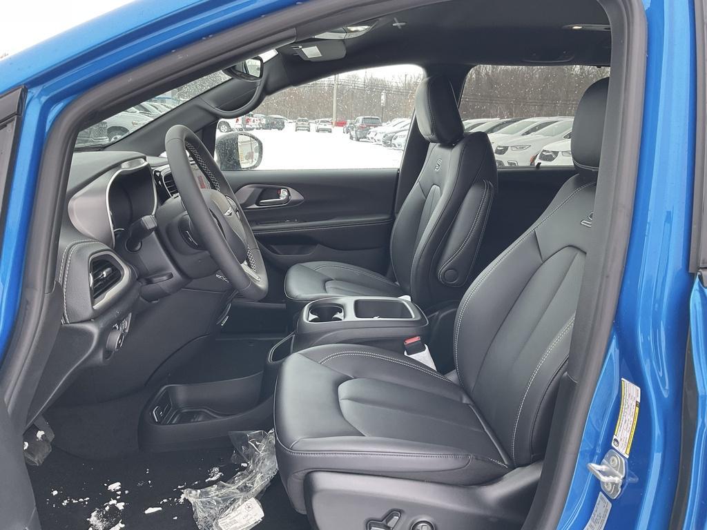 new 2026 Chrysler Pacifica car, priced at $45,405