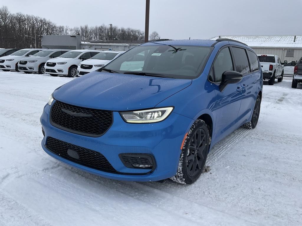 new 2026 Chrysler Pacifica car, priced at $45,405