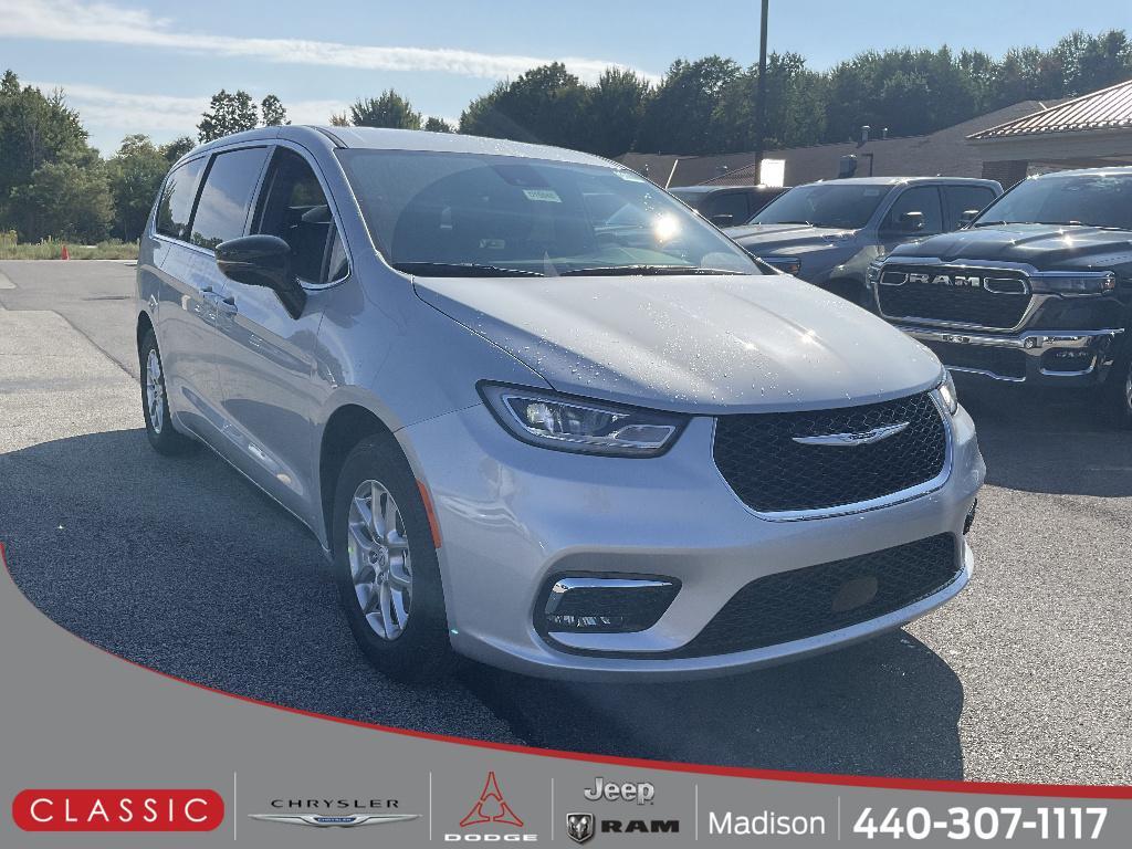 new 2026 Chrysler Pacifica car, priced at $44,396