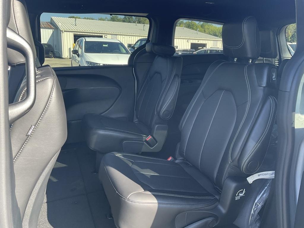 new 2026 Chrysler Pacifica car, priced at $43,948
