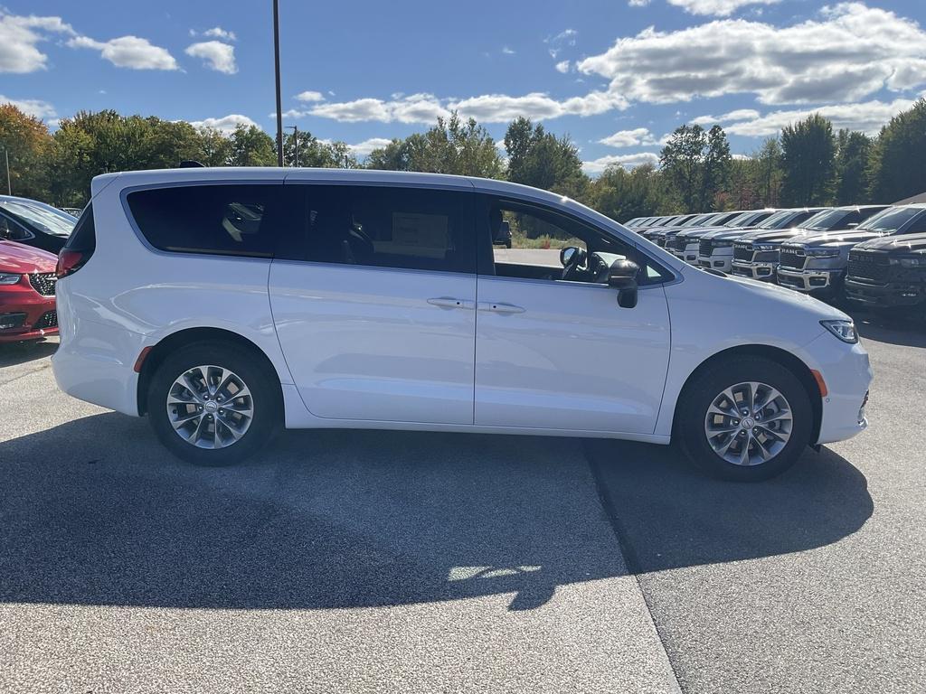 new 2026 Chrysler Pacifica car, priced at $45,152