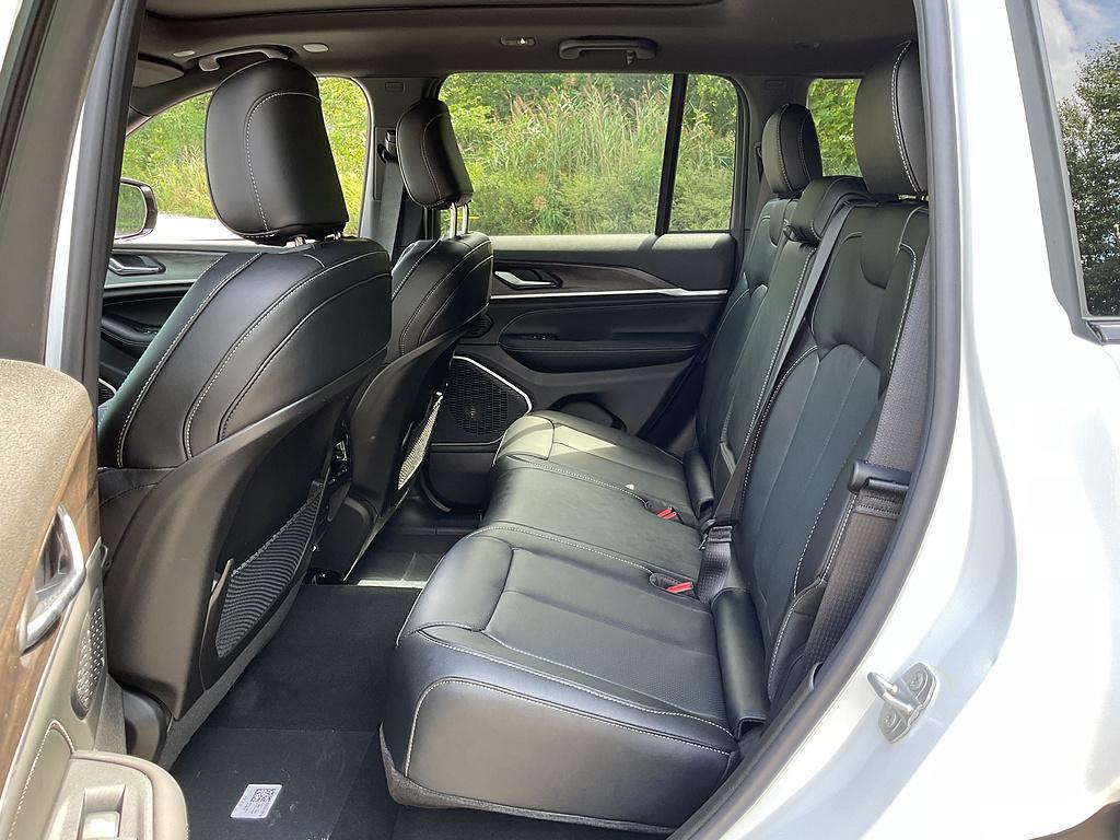 new 2027 Jeep Grand Cherokee car, priced at $53,435