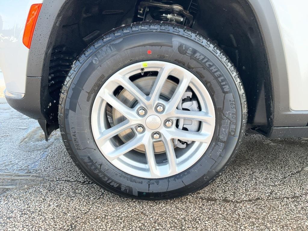 new 2026 Jeep Grand Cherokee L car, priced at $47,305