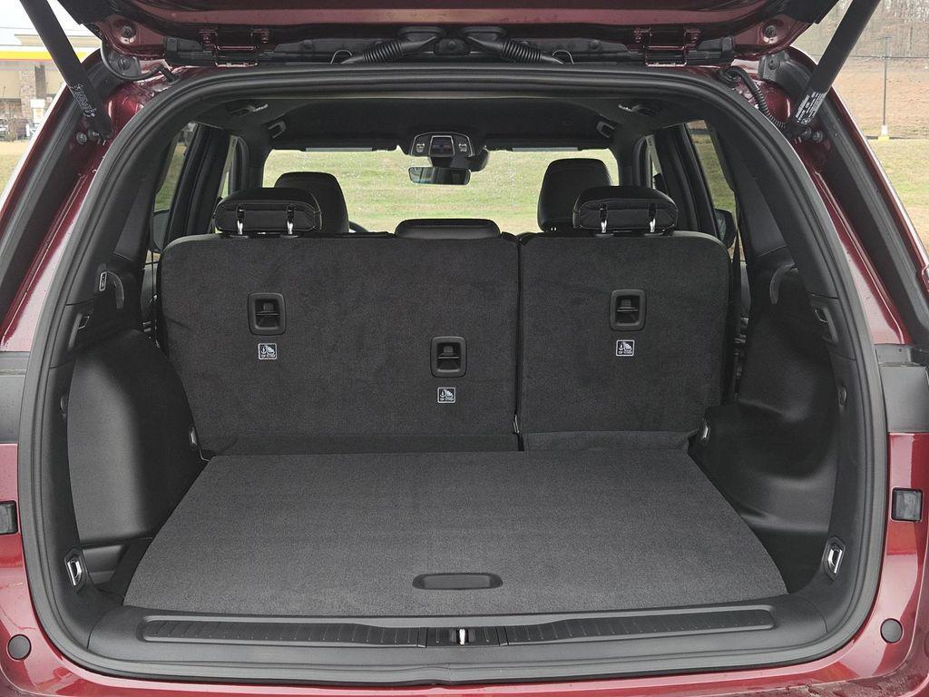 new 2026 Jeep Grand Cherokee car, priced at $45,430