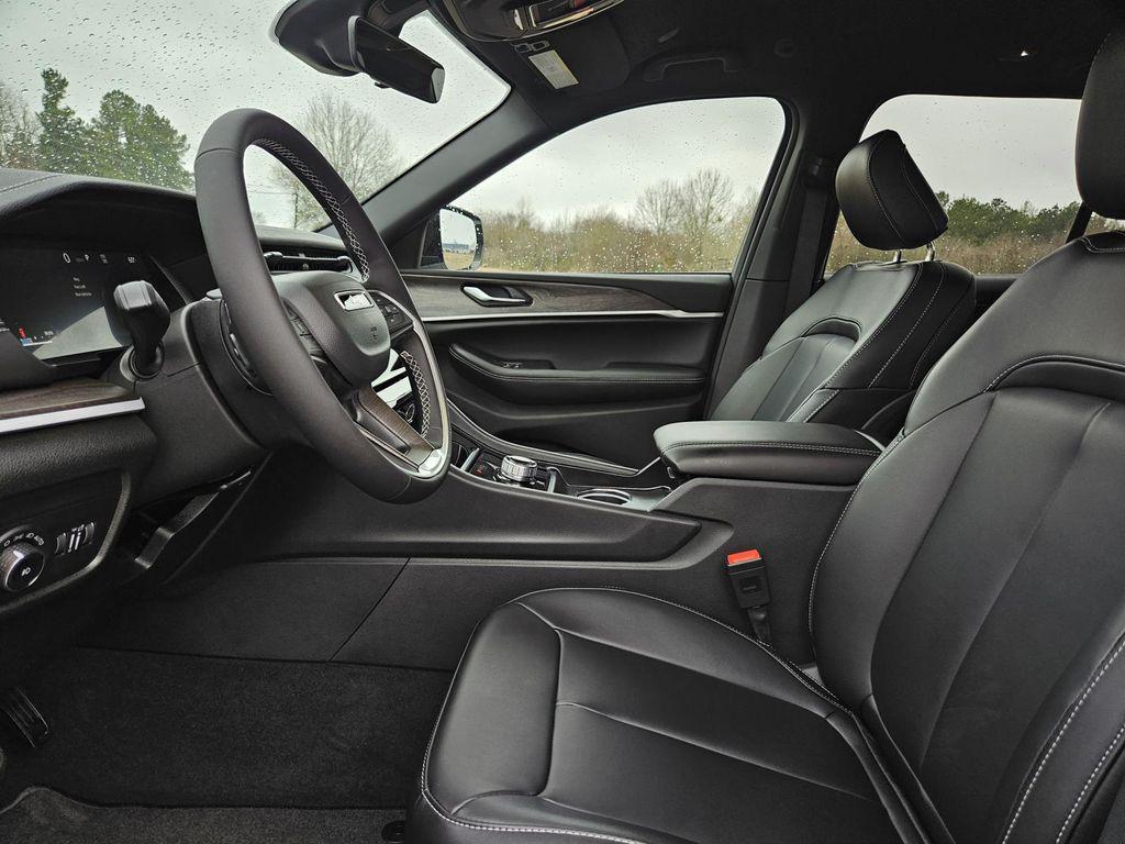 new 2026 Jeep Grand Cherokee car, priced at $45,390