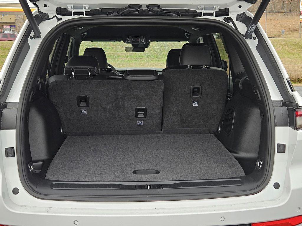 new 2026 Jeep Grand Cherokee car, priced at $45,390