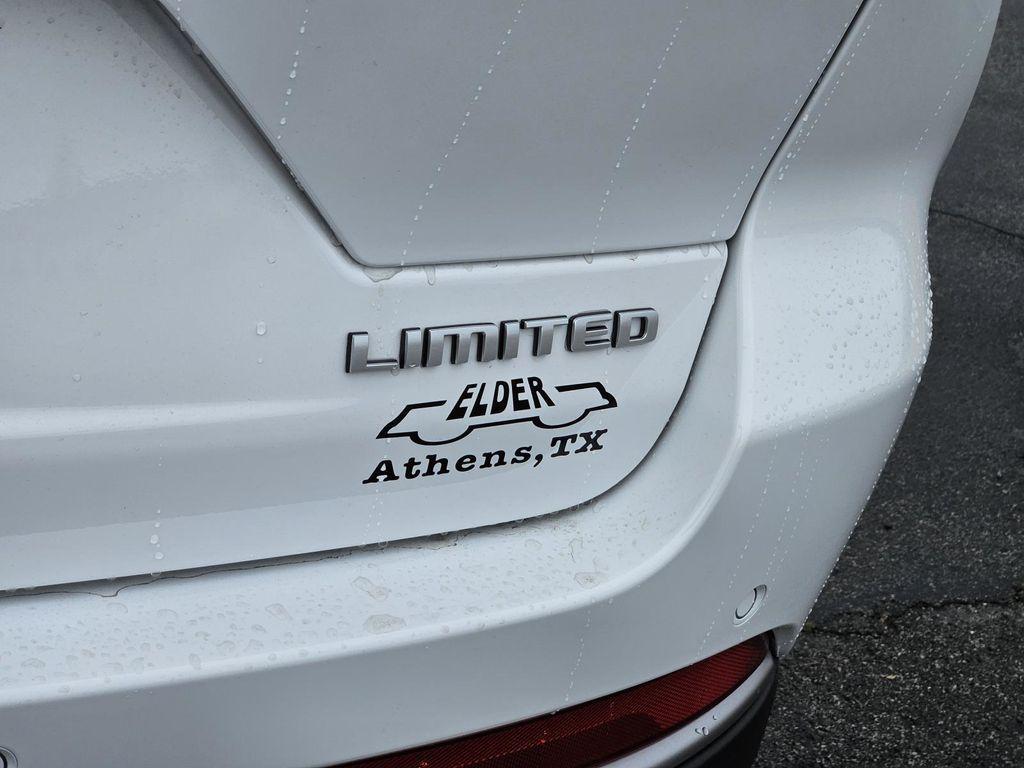 new 2026 Jeep Grand Cherokee car, priced at $45,390