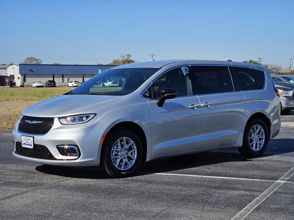 new 2026 Chrysler Pacifica car, priced at $46,360