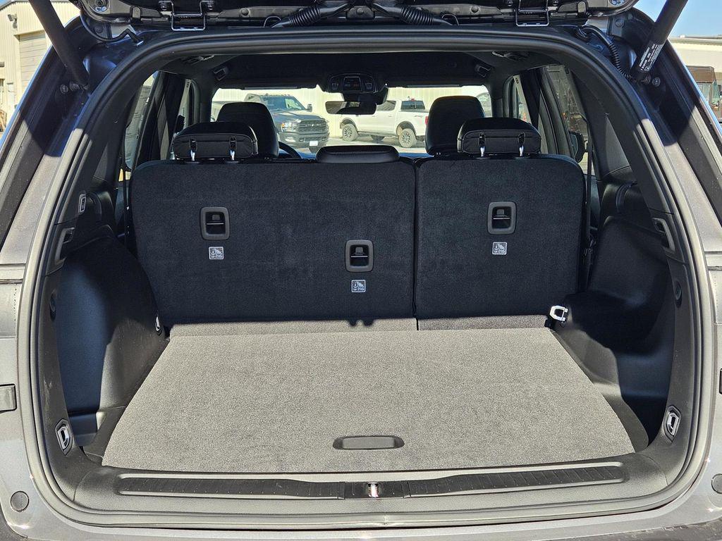 new 2025 Jeep Grand Cherokee car, priced at $41,580