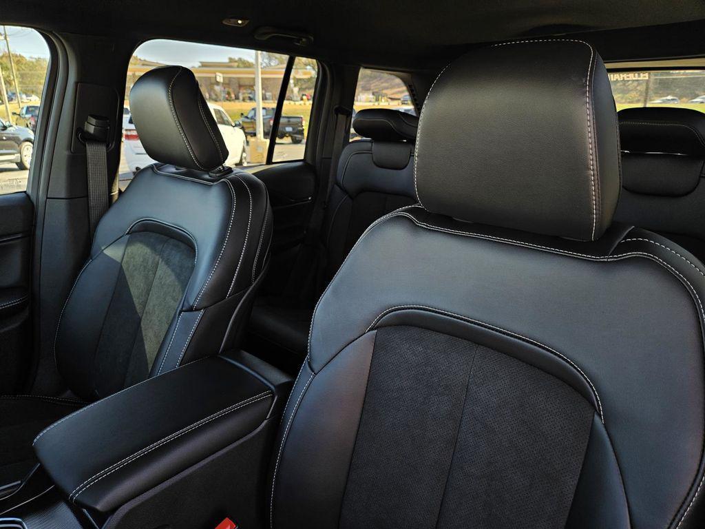 new 2025 Jeep Grand Cherokee car, priced at $41,580